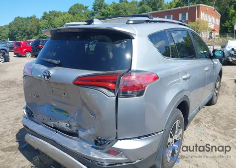 2017 Toyota Rav4 Xle z USA, uszkodzony, nr VIN 2T3RFREV2HW641527